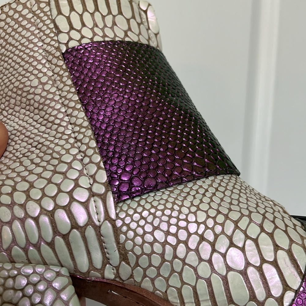 FREEBIRD BY STEVEN JOEY WHITE PEARL HOLOGRAM IRIDESCENT SNAKE CUSTOM BOOTIES - Picture 16 of 16